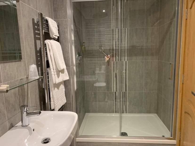 Victoria Hotel Керкколди Экстерьер фото