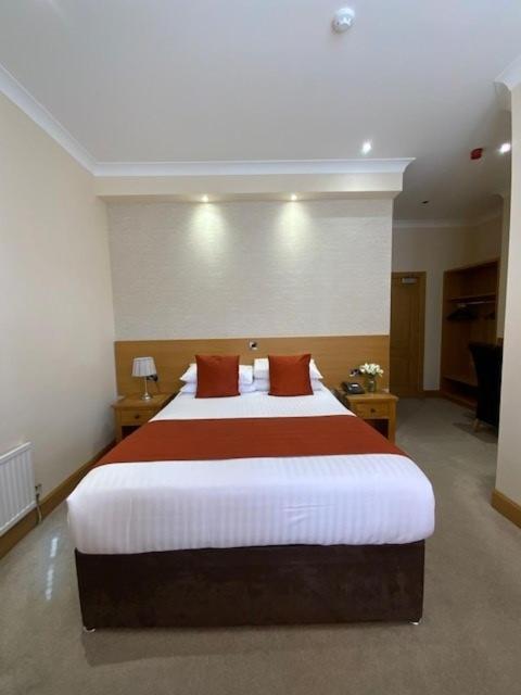 Victoria Hotel Керкколди Экстерьер фото