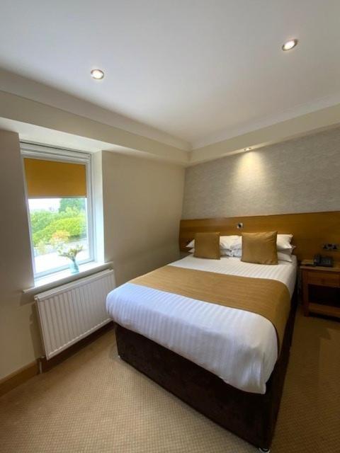 Victoria Hotel Керкколди Экстерьер фото