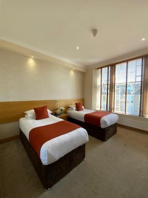 Victoria Hotel Керкколди Экстерьер фото